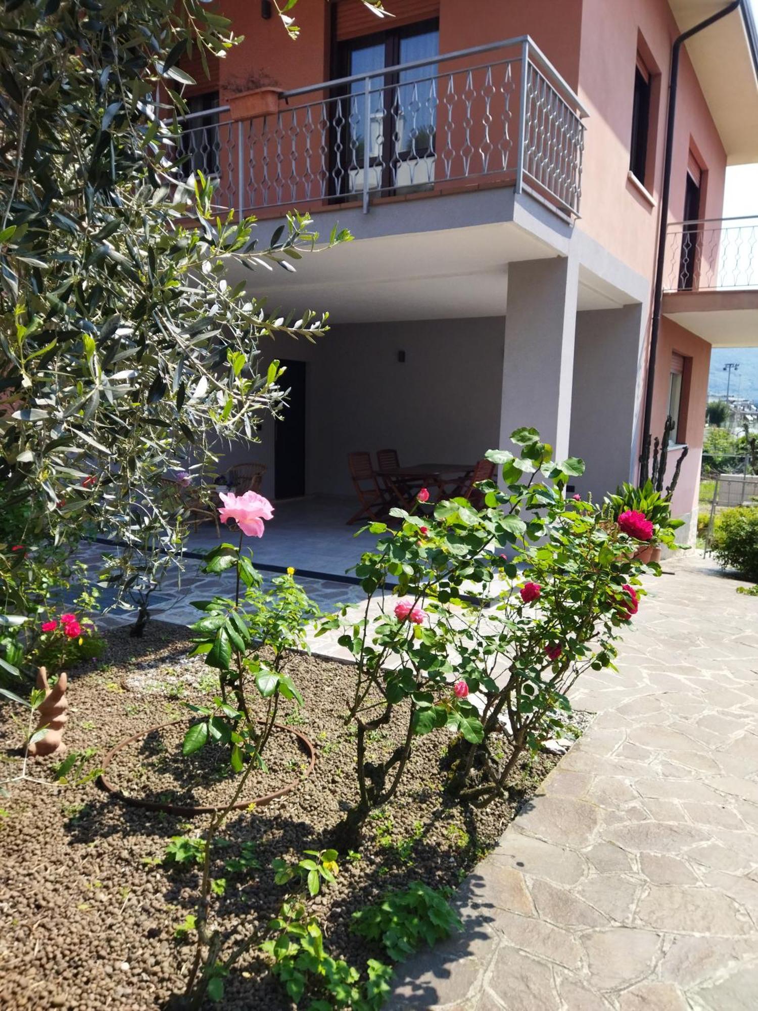 Rose Garden House Wi-Fi Apartment Рива дел Гарда Екстериор снимка